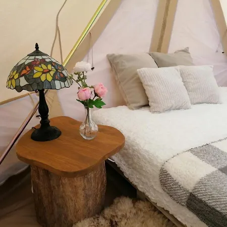 Kuusehaldja Glamping Tente de luxe Kohila